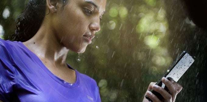 Sony "not worried" about the fact that Samsung's Galaxy S5 is water resistant