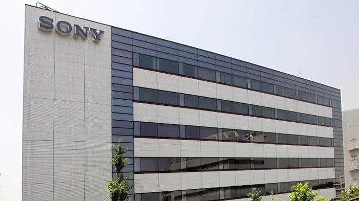 Sony cuts 1000 US jobs, puts former Tokyo headquarters on sale