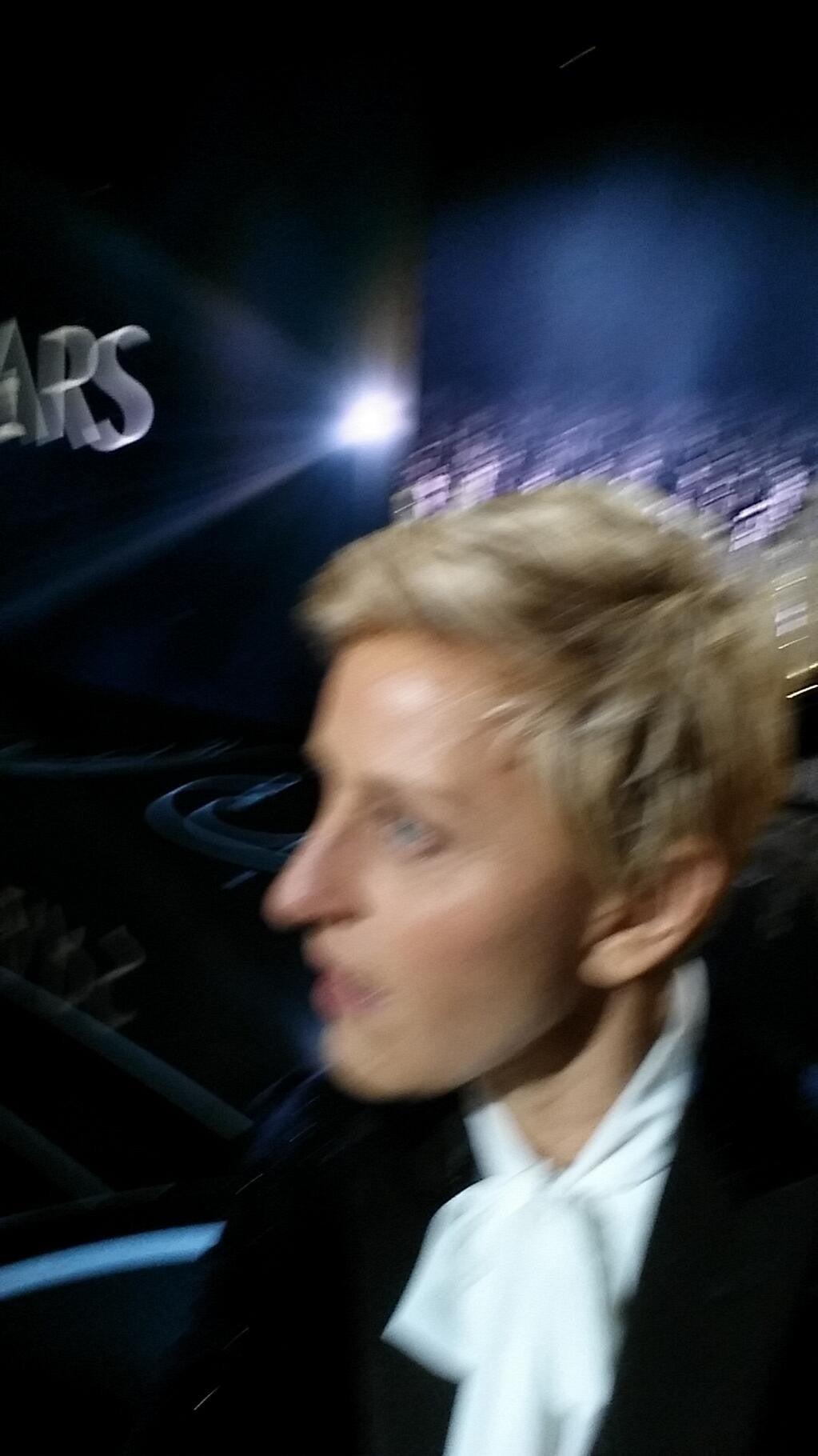 Nokia mocks Samsung for the blurry Oscars selfies