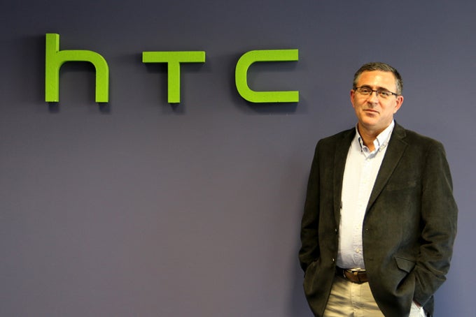 Mystery biker that helped HTC CEO arrive at MWC found, behold his reward