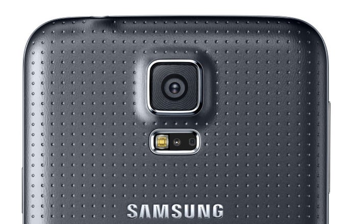 Samsung describes the advantages of the ISOCELL camera featured in the Galaxy S5