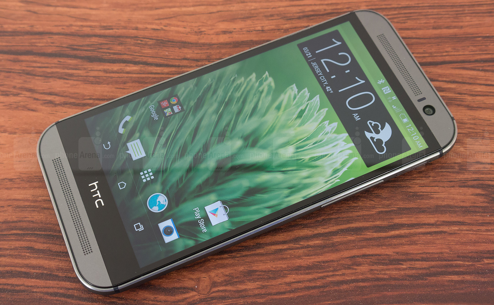 The black area with the HTC logo on the One M8 isn&#039;t just &quot;empty&quot; space, says exec