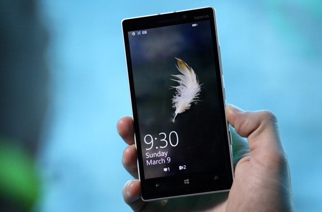 Nokia designer talks about the Lumia 930