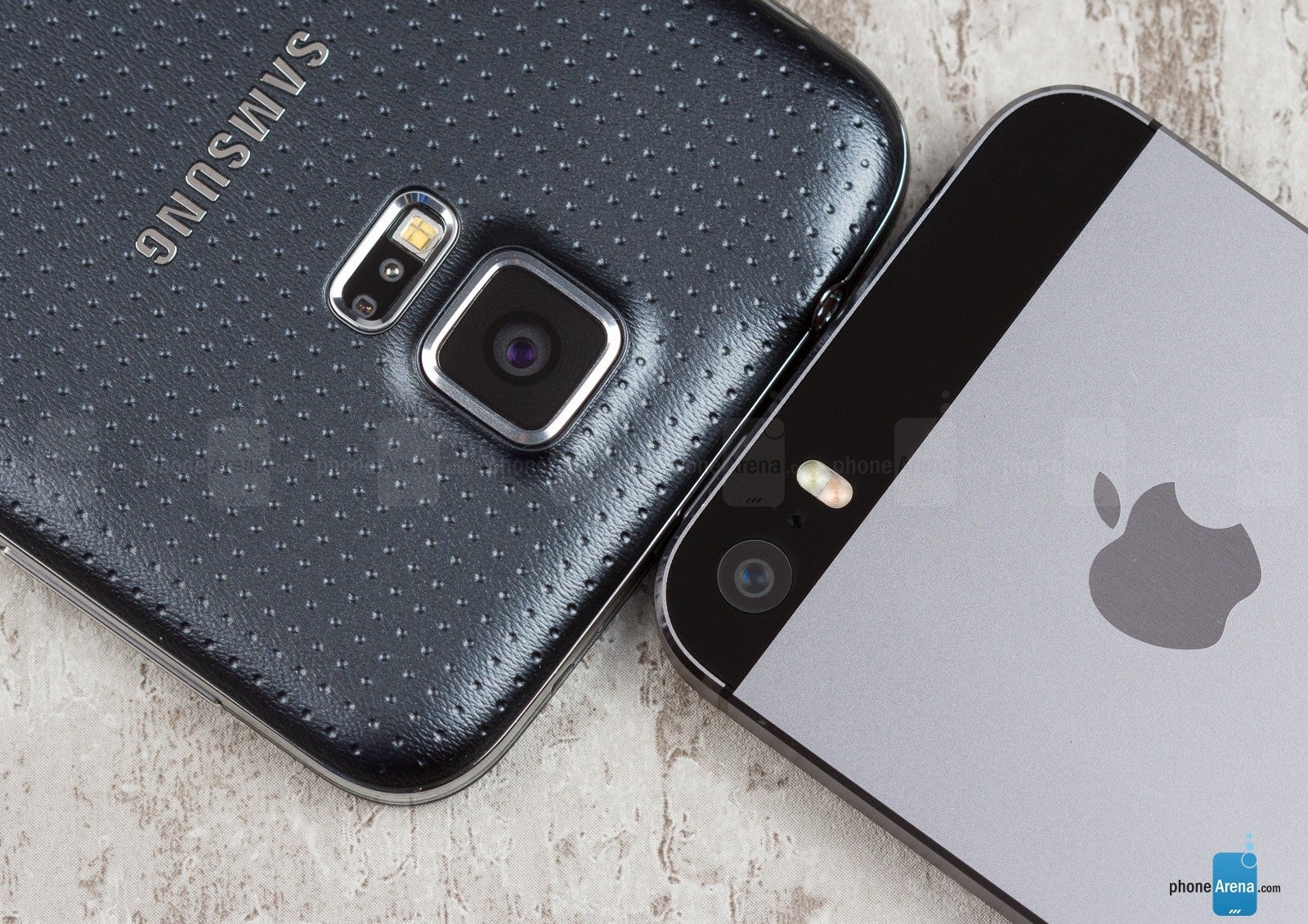Lots of British users are upgrading to Samsung's Galaxy S5 from an iPhone, says report