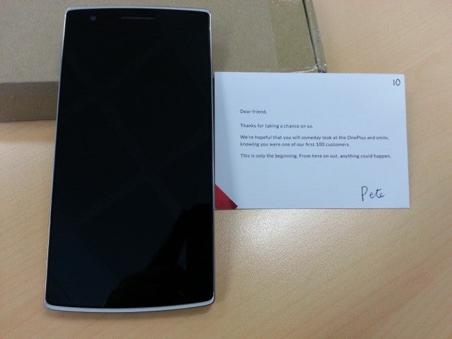 OnePlus One winners get devices with "thank you" card, but sans a charger and a SIM ejector tool