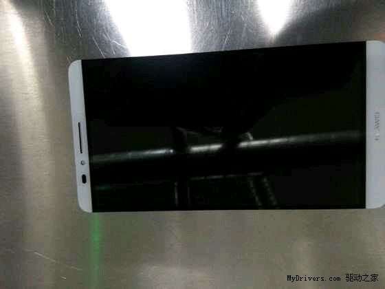 Claimed Huawei Ascend D3 leaks out, flaunting minimum bezels all around