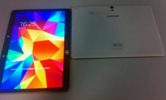 Low resolution photo of the high resolution screen on the 10.5 inch Samsung Galaxy Tab S - Irony: Low-res photo shows off hi-res display on the Samsung Galaxy Tab S 10.5