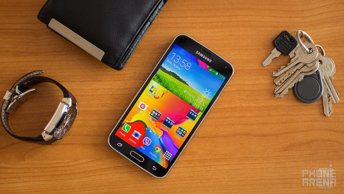 Living with the Samsung Galaxy S5, week 1: handshake