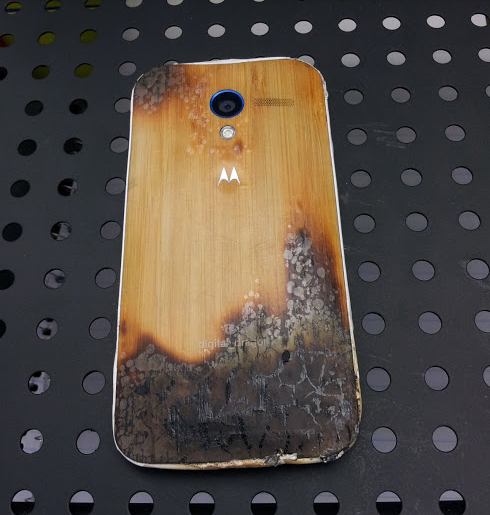 Motorola Moto X takes a burning, keeps on churning - No &quot;charred&quot; feelings; Motorola Moto X catches on fire