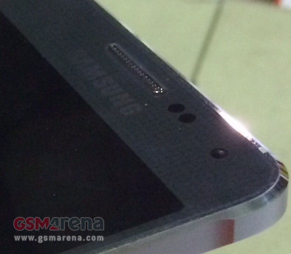 Samsung&#039;s &#039;luxury&#039; Galaxy F flagship leaks in a new photo, struts its metallic stuff