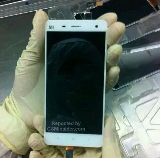 Xiaomi Mi4 front panel gets built, perhaps for your next phone! - Xiaomi Mi4 front panel captured on the assembly line