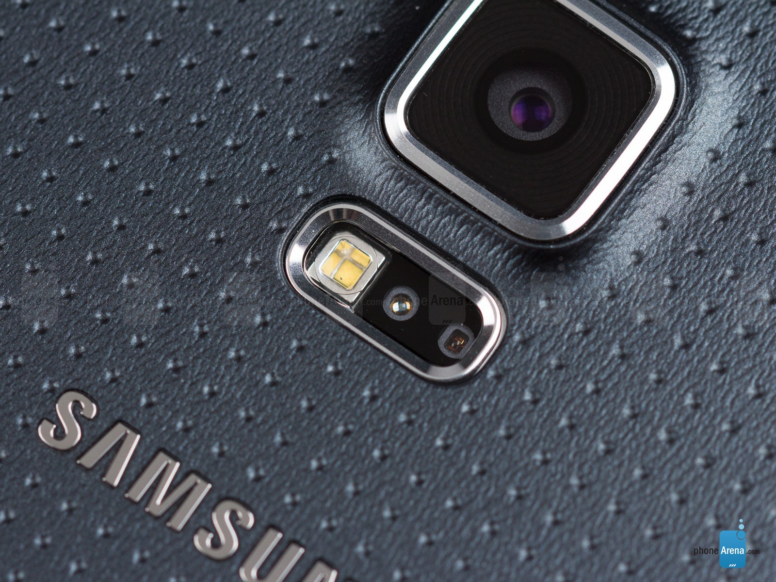 The heart rate sensor on the Galaxy S5 - Did you know how many different kinds of sensors go inside a smartphone?