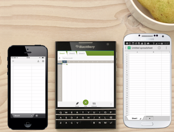 The BlackBerry Passport flanked by Apple (L) and Samsung (R) smartphones - List reveals some smartphone users who could benefit from the BlackBerry Passport&#039;s square screen