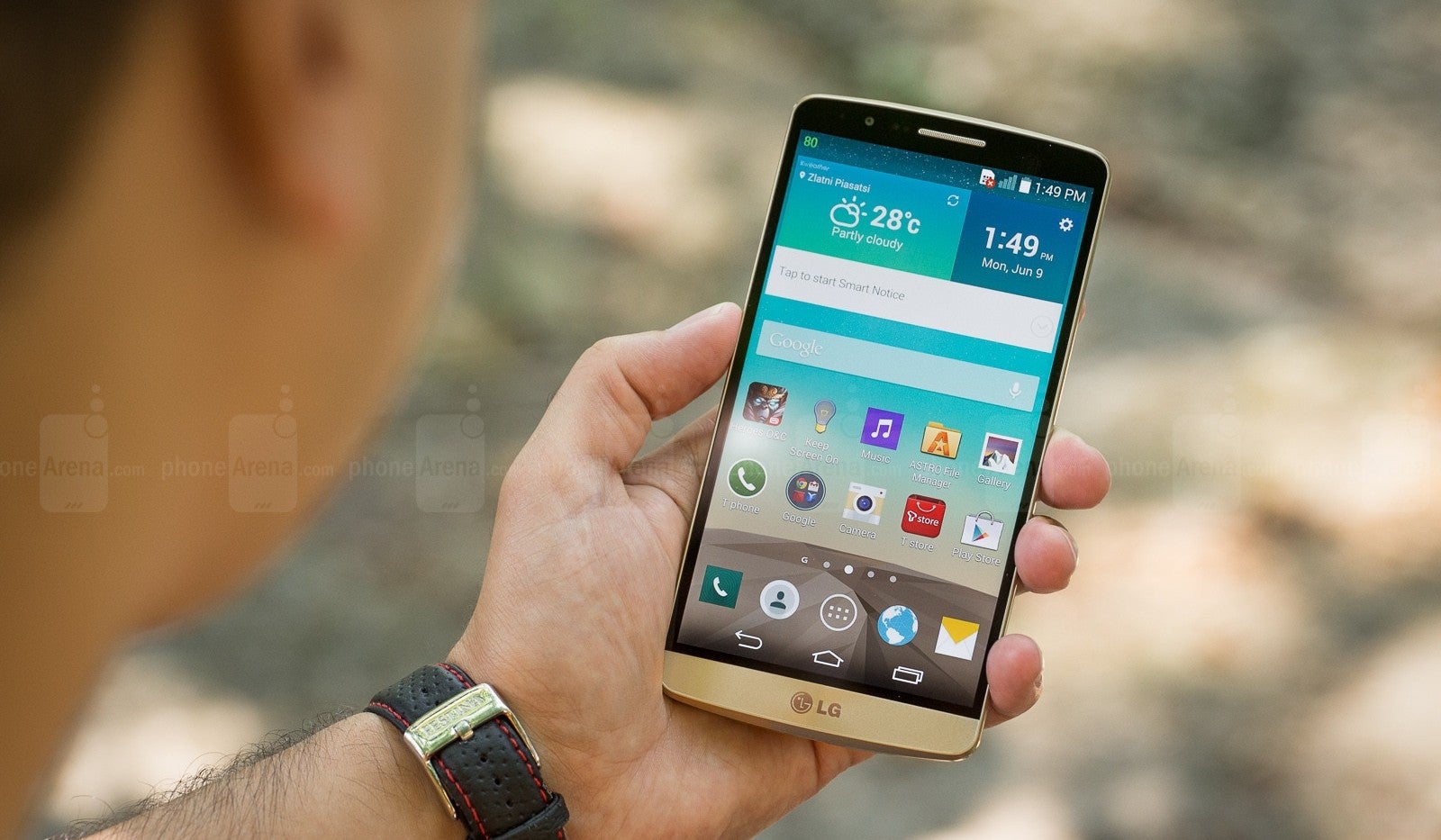 Twitter wars: LG says the G3 is the world&#039;s first Quad HD smartphone, Oppo disagrees