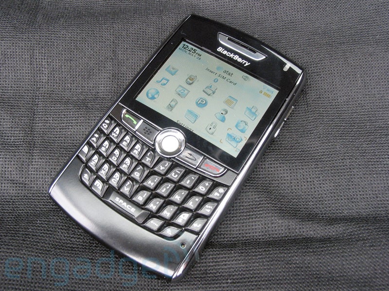 BlackBerry 8820 - RIM BlackBerry 8820 gets WiFi