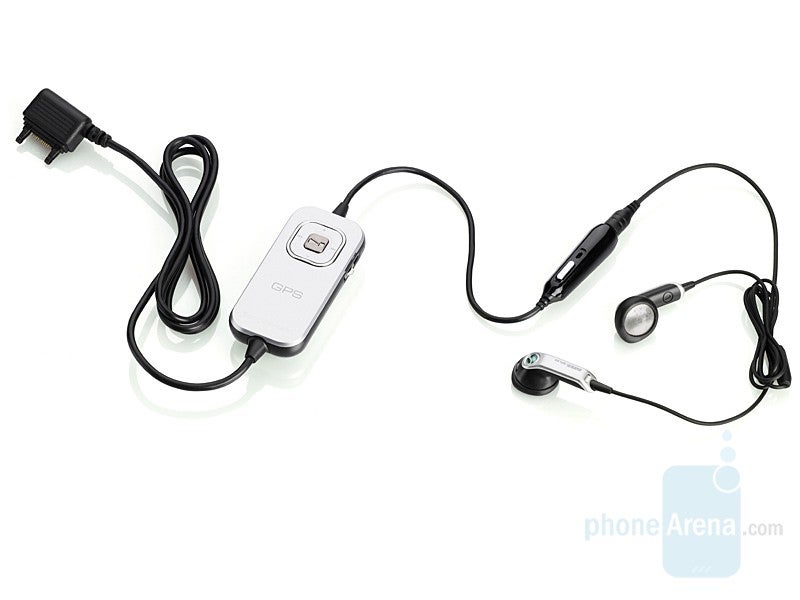 HGE-100 - Sony Ericsson announces new music accessories