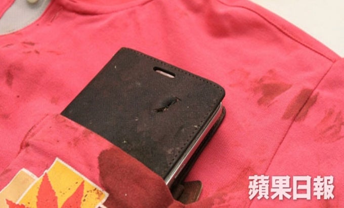 Samsung Galaxy Mega 6.3 stops a bullet, saves a man&#039;s life