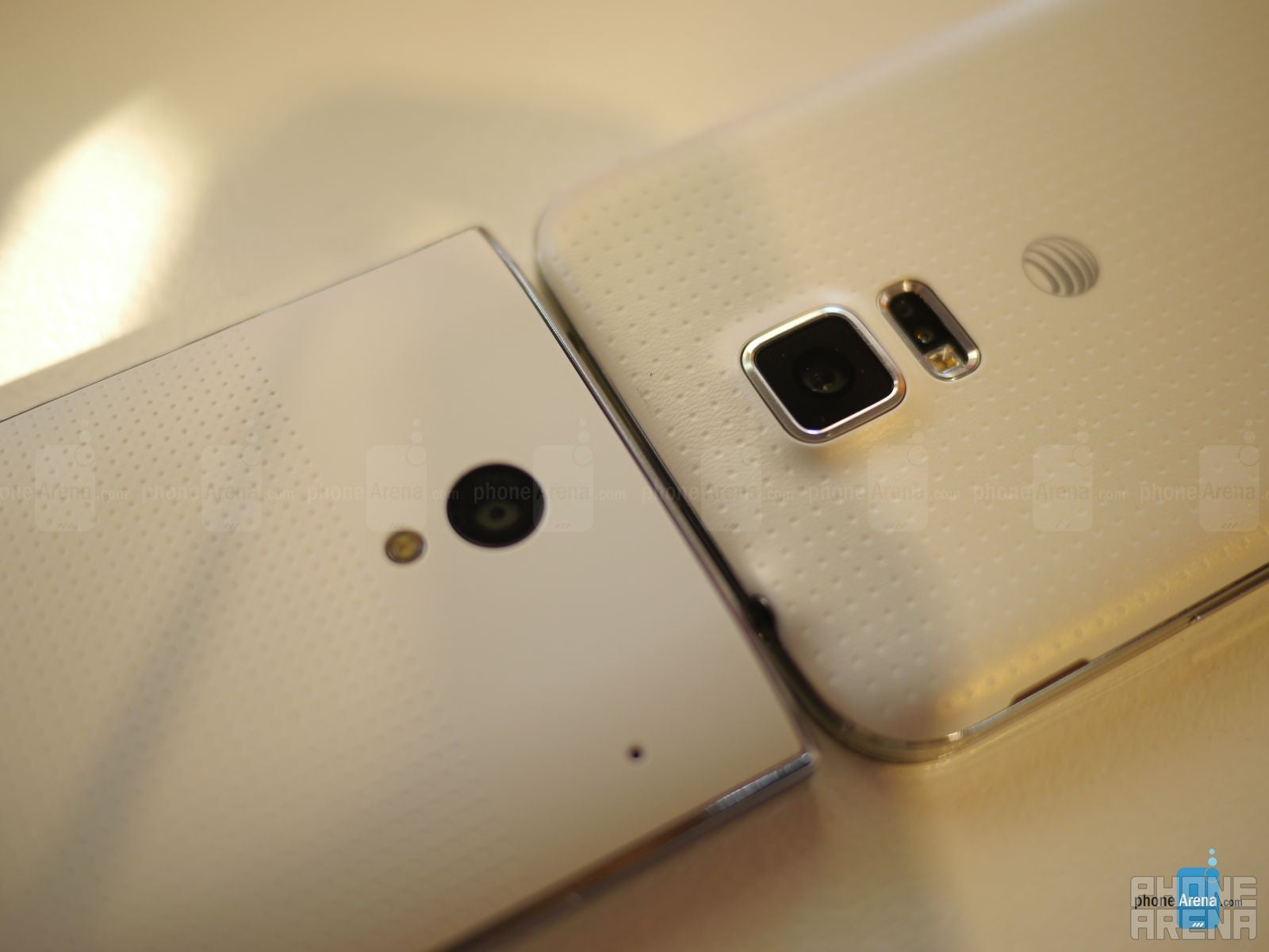 Sharp AQUOS Crystal vs Samsung Galaxy S5: first look