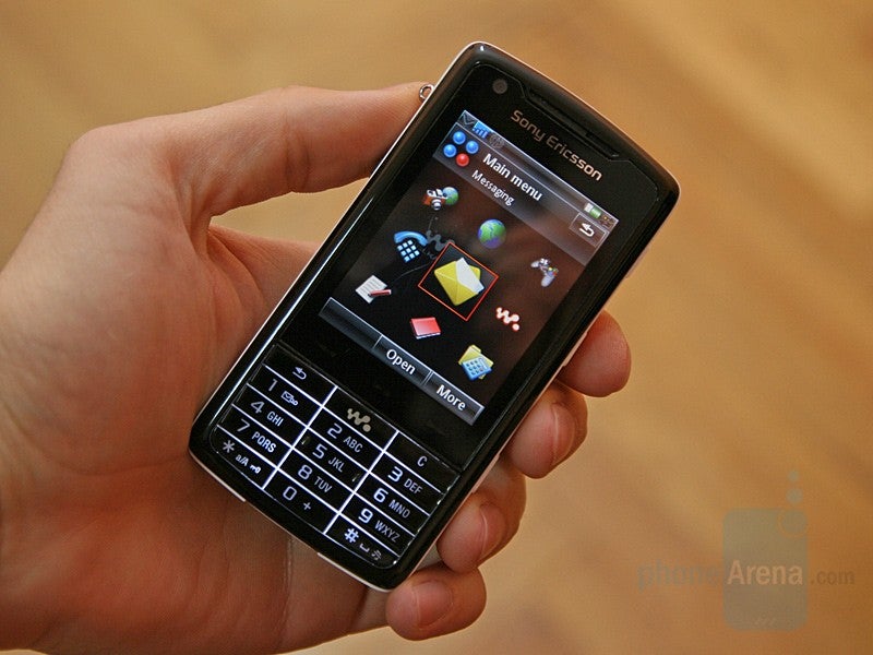 Hands-on with Sony Ericsson W960