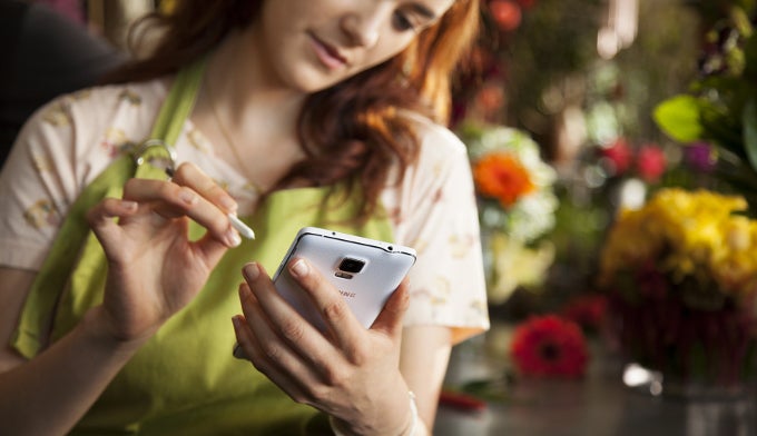 The Samsung Galaxy Note 4 arrives, guns smoking!