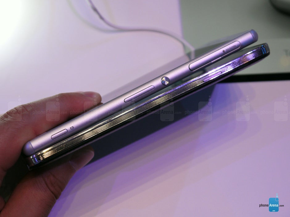 Xperia Z3 vs Note 3 - Sony Xperia Z3 vs Galaxy Note 3: first look