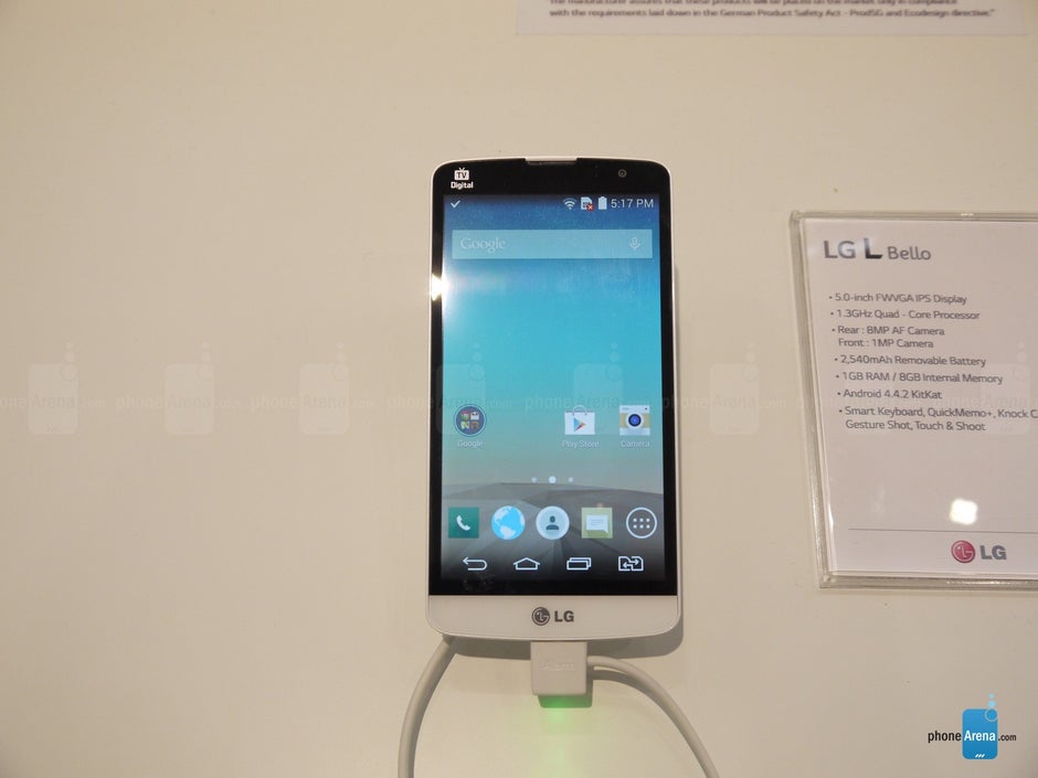 LG L Bello (left), LG L Fino (right) - LG L Fino and LG L Bello hands-on: more than adequate entry-level affordables