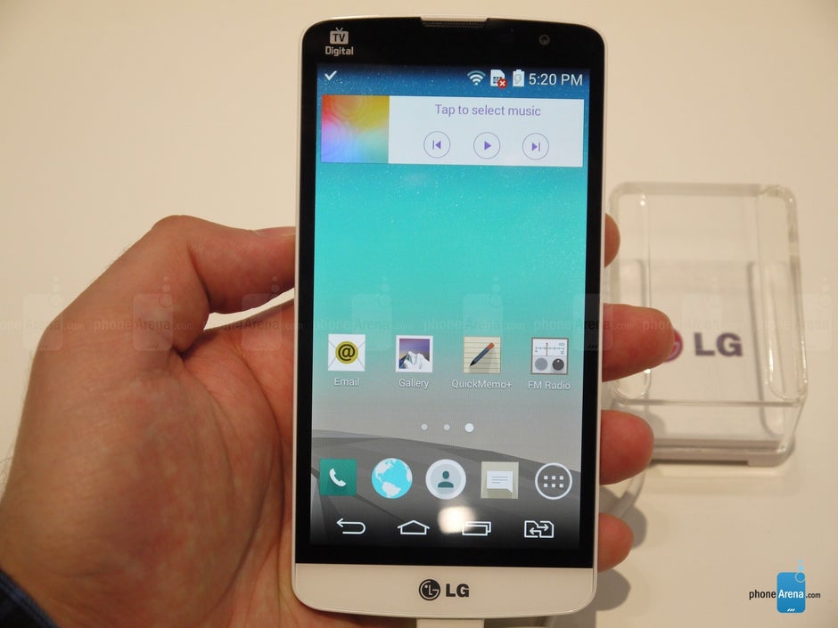 LG L Bello (left), LG L Fino (right) - LG L Fino and LG L Bello hands-on: more than adequate entry-level affordables