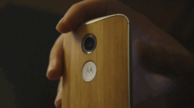 Moto X's new ring flash, animation courtesy of TheVerge - Motorola Moto X (2014) specs review