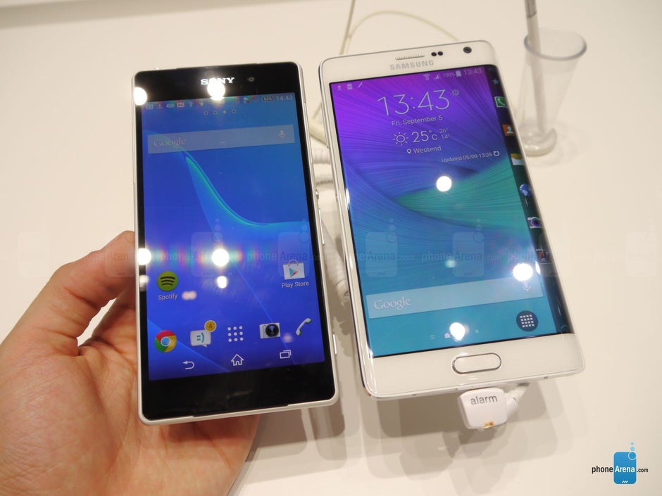 Galaxy Note Edge vs Xperia Z2 - first look - Galaxy Note Edge vs Xperia Z2: first look