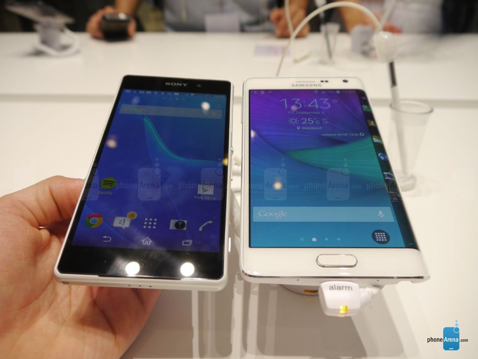 Galaxy Note Edge vs Xperia Z2 - first look - Galaxy Note Edge vs Xperia Z2: first look