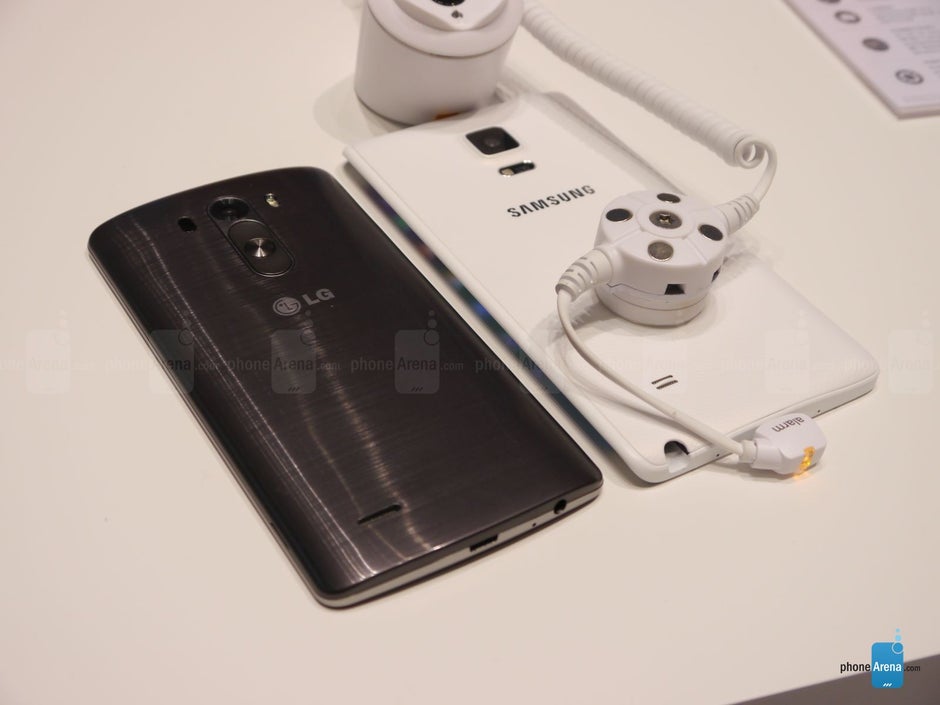 Samsung Galaxy Note Edge vs LG G3: first look