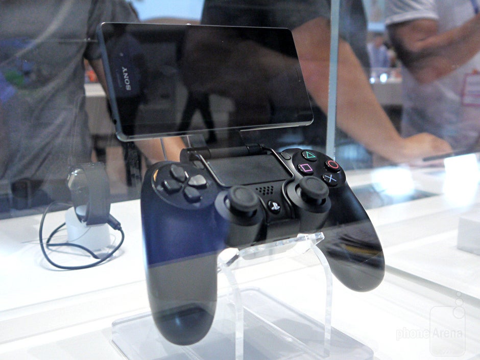 Watch us play a PlayStation 4 game on an Xperia Z3 Tablet device (Remote Play demo)