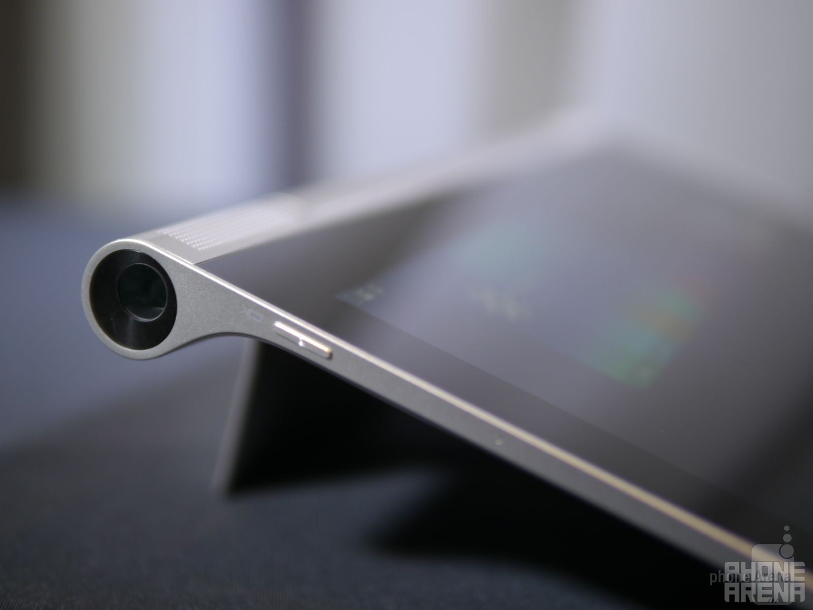 Lenovo YOGA Tablet 2 Pro hands-on