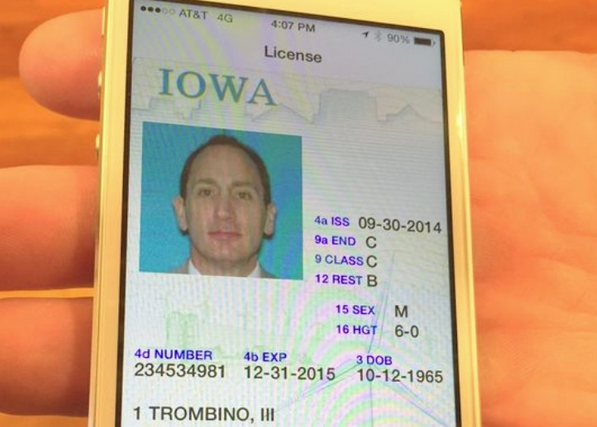 Next year, Iowans will be able to use their smartphone in lieu of a driver&#039;s license - Iowa to allow residents to use a smartphone instead of a driver&#039;s license starting next year