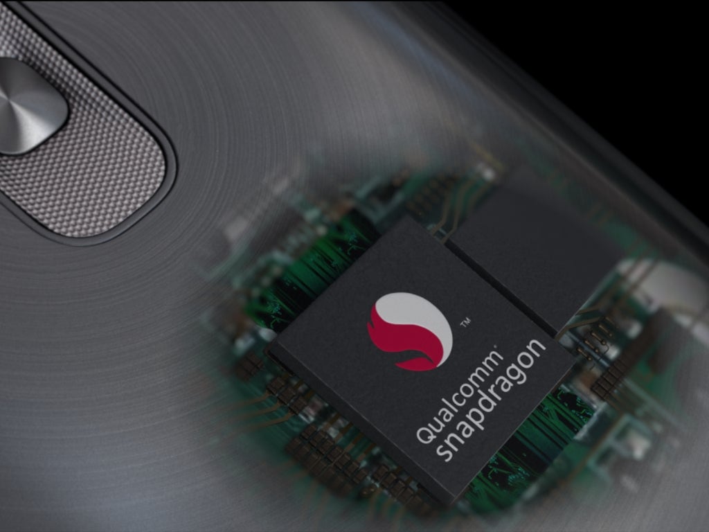 Qualcomm shows us a mysterious Snapdragon 800 smartphone that will be announced at CES 2015