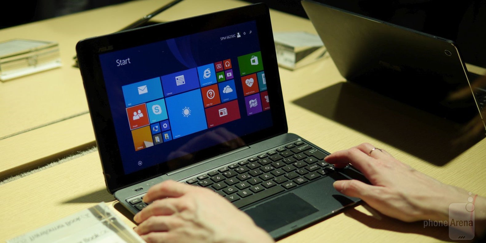 Asus Transformer Book T100 Chi hands-on - PhoneArena