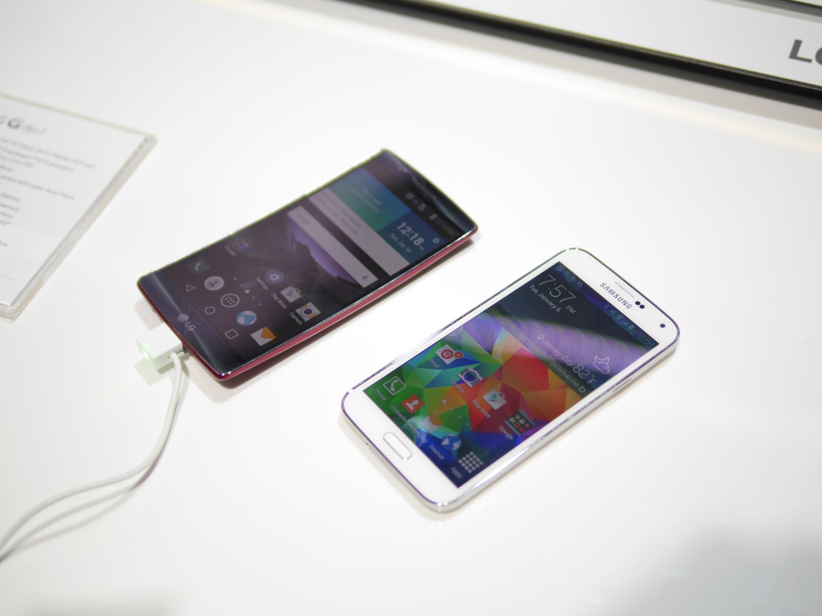 LG G Flex 2 vs Samsung Galaxy S5: first look