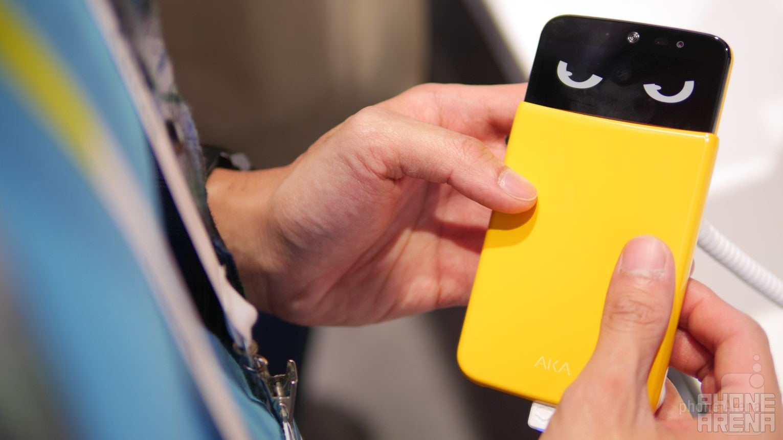 LG AKA hands-on