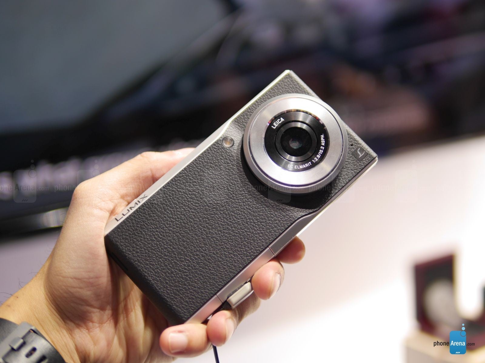 Panasonic Lumix DMC-CM1 hands-on