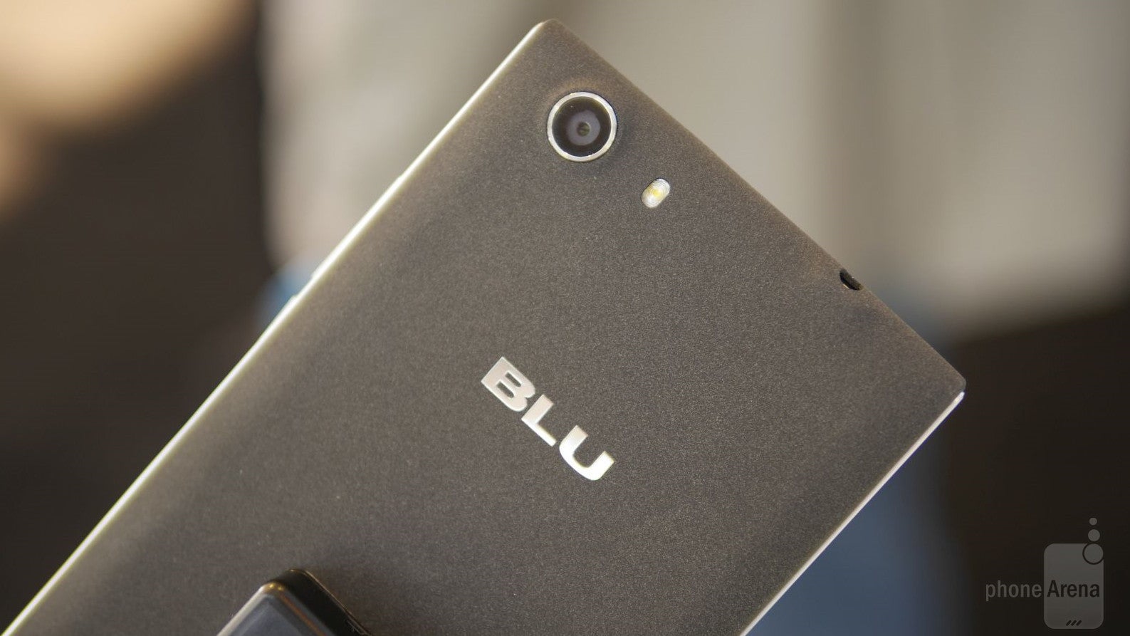BLU Life One XL hands-on