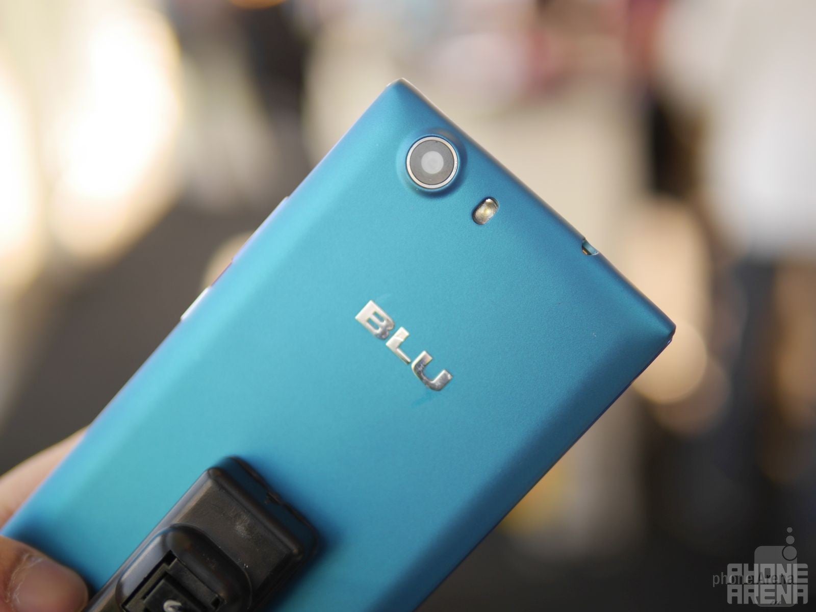 BLU Life One hands-on