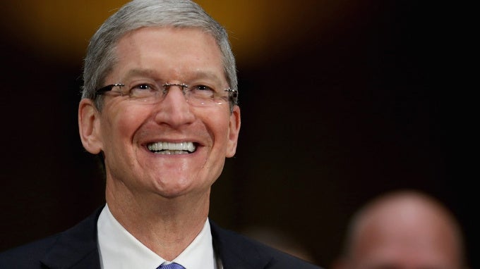 Apple&#039;s CEO Tim Cook got paid more in 2014 than in 2012 and 2013 combined