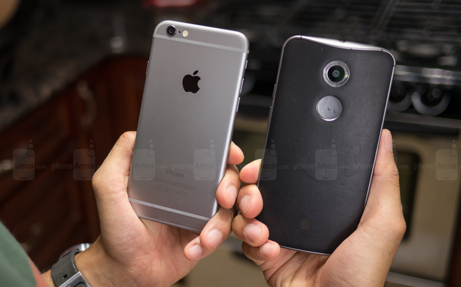 Motorola exec: Apple charges "outrageous prices"