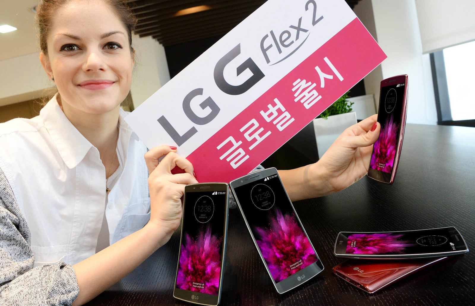 LG G Flex 2 global rollout starts in March