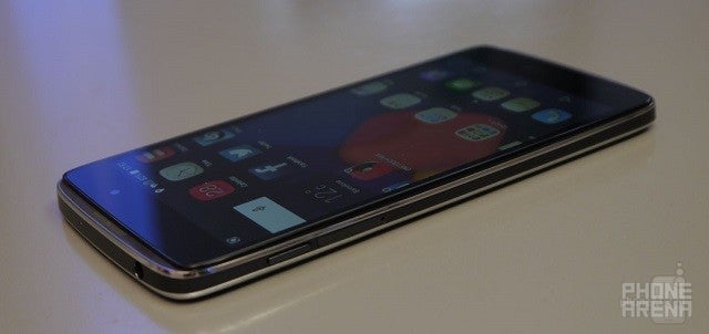 Alcatel OneTouch Idol 3 hands-on: Fully-symmetrical, &#039;reversible&#039; design in two sizes