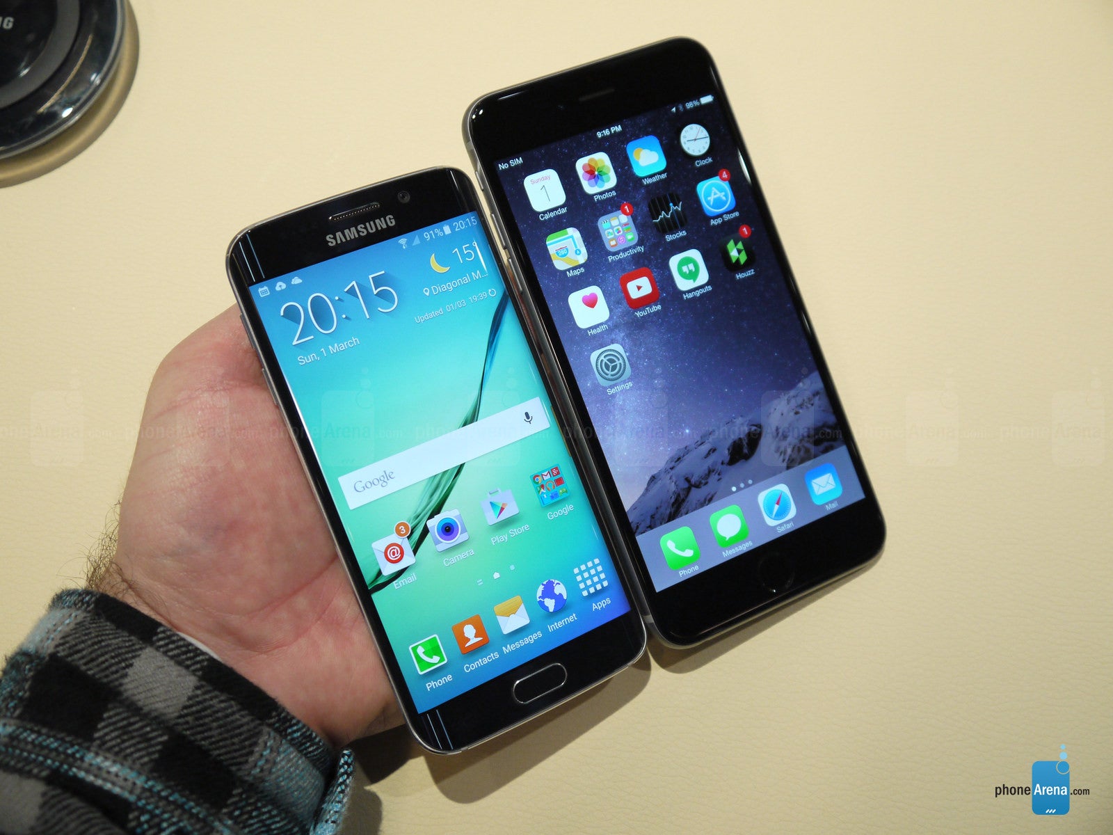 Самсунг 6 и 6 сравнение. Iphone 6 Samsung s6. Galaxy s6 Edge vs iphone 6. Galaxy s6 Edge vs Galaxy s6. S6 Edge Plus vs s6 Edge.