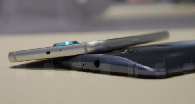 Samsung Galaxy S6 vs Motorola Nexus 6: first look