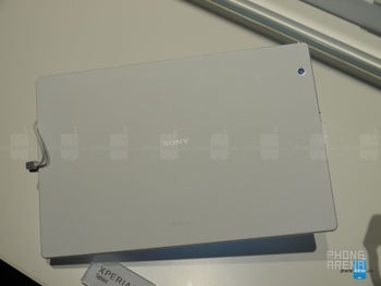 【美品】SONY  Xperia Z4 Tablet  ホワイト Amazon.co.jp: (au)Xperia Z4 Tablet SOT31 ホワイト(Android