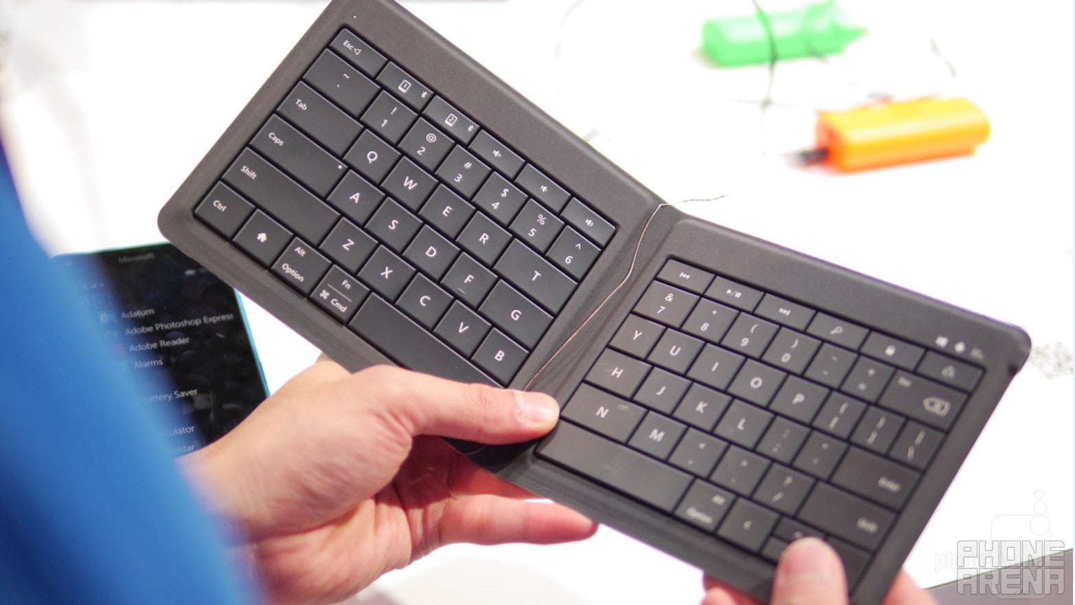 Microsoft Universal Foldable Keyboard hands-on