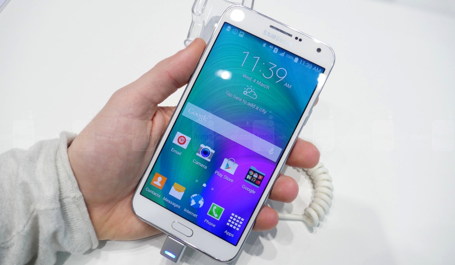 Samsung Galaxy E7 hands-on: a decent mid-ranger
